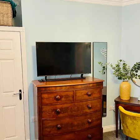 Stunning 2-bed-2bath Apt In With Parking דירה