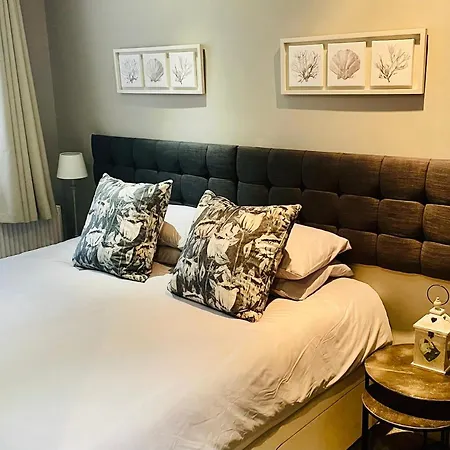 Stunning 2-bed-2bath Apt In With Parking
