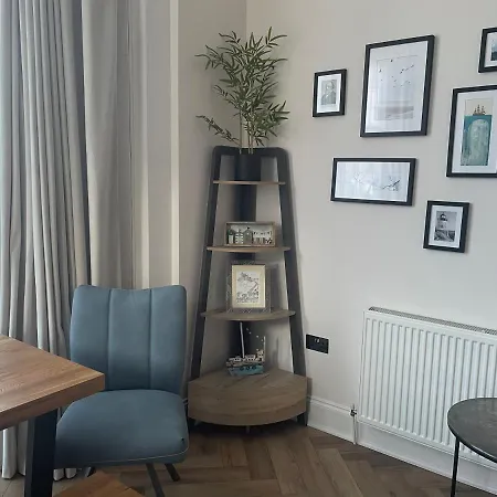 Stunning 2-bed-2bath Apt In With Parking וויטבי
